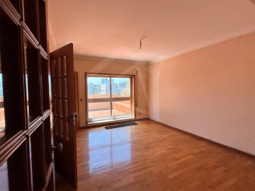 Apartamento T4 para Venda em São João da Madeira
