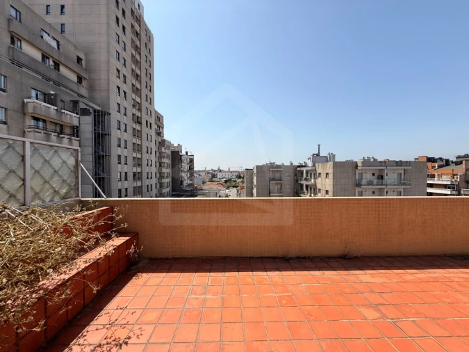 Apartamento T4 para Venda em São João da Madeira Foto 31