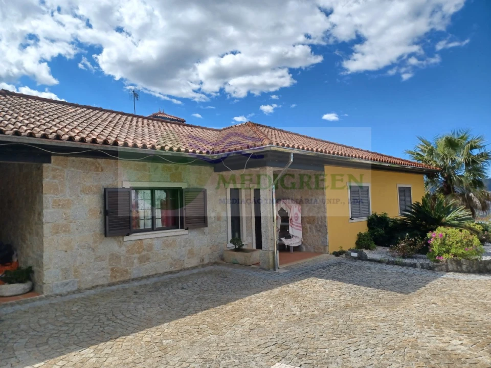 Moradia T3 para Venda em Cedrim e Paradela Foto 1