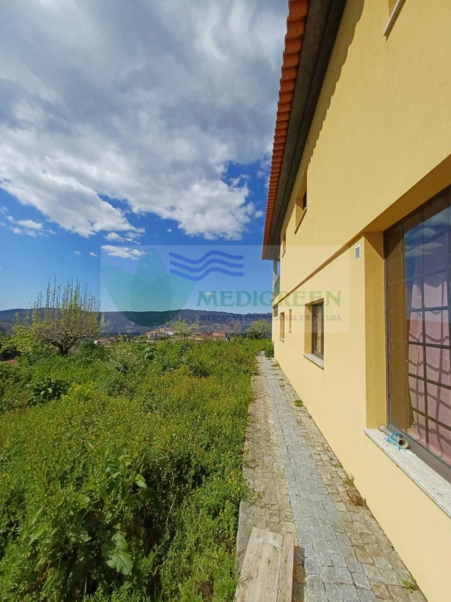 Moradia T3 para Venda em Cedrim e Paradela Foto 23