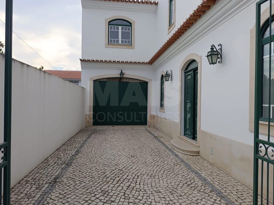 Moradia T4 para Venda em Alpiarça Foto 3