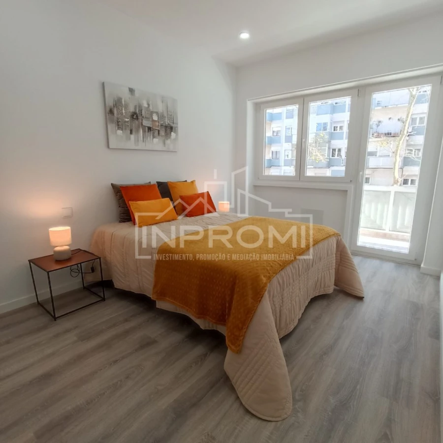 Apartamento T3 para Venda em Benfica Foto 3