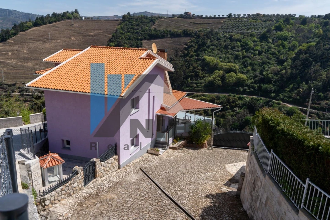 Moradia T4 para Venda em Lamego (Almacave e Sé) Foto 4