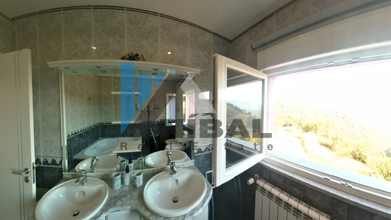 Moradia T4 para Venda em Lamego (Almacave e Sé) Foto 39