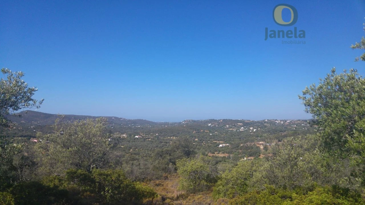 Moradia T3 para Venda em Santa Barbara de Nexe Foto 10
