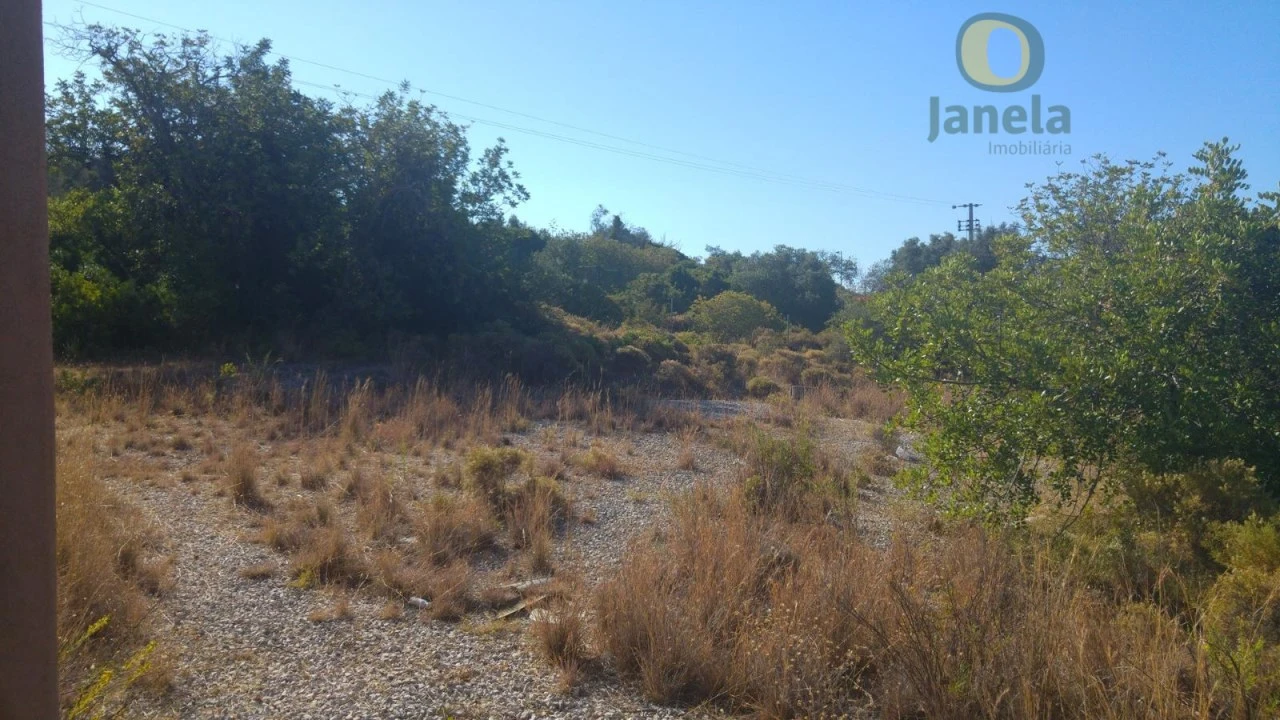 Moradia T3 para Venda em Santa Barbara de Nexe Foto 12