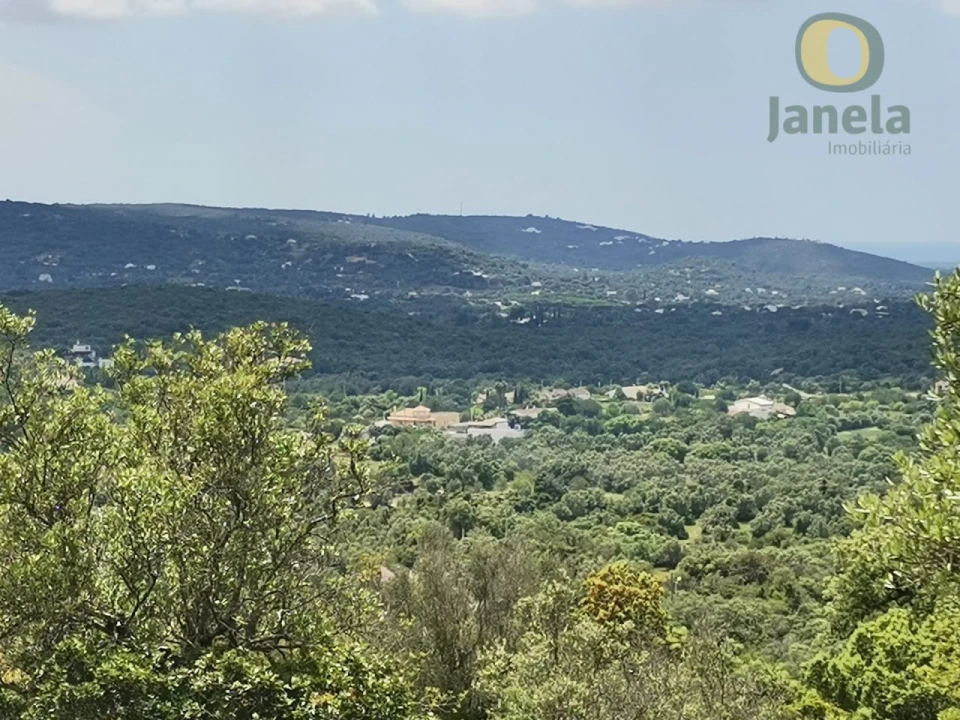 Moradia T3 para Venda em Santa Barbara de Nexe Foto 4