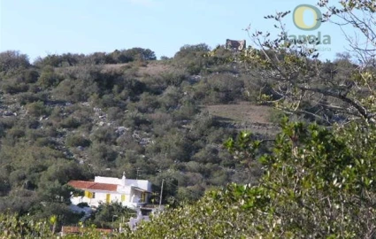 Moradia T3 para Venda em Santa Barbara de Nexe