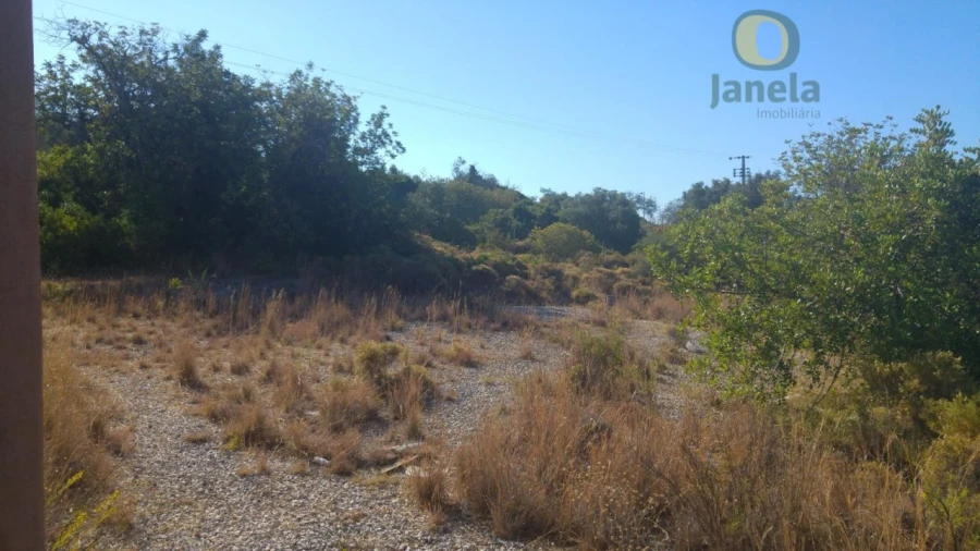 Moradia T3 para Venda em Santa Barbara de Nexe Foto 12