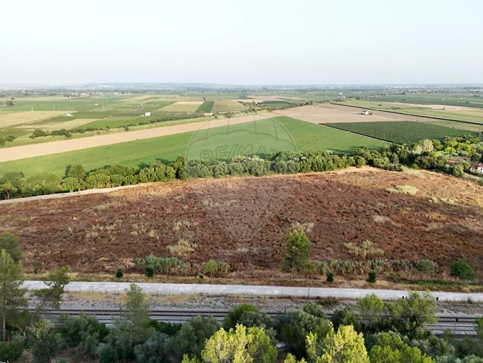 Terreno para Venda em Vale de Santarem Foto 1