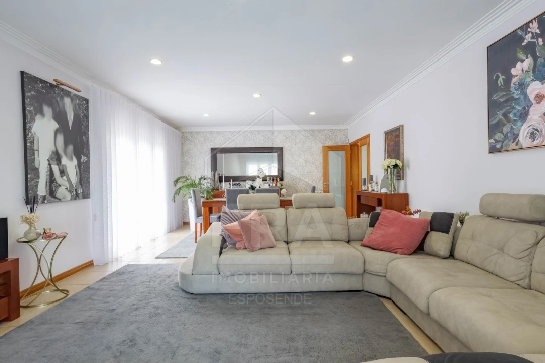 Moradia T5 para Venda em Palmeira de Faro e Curvos Foto 1