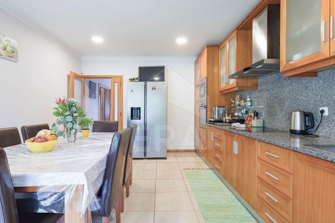 Moradia T5 para Venda em Palmeira de Faro e Curvos Foto 4