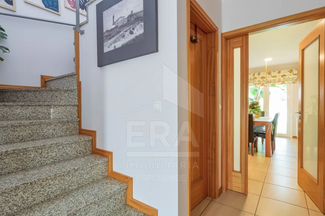 Moradia T5 para Venda em Palmeira de Faro e Curvos Foto 7