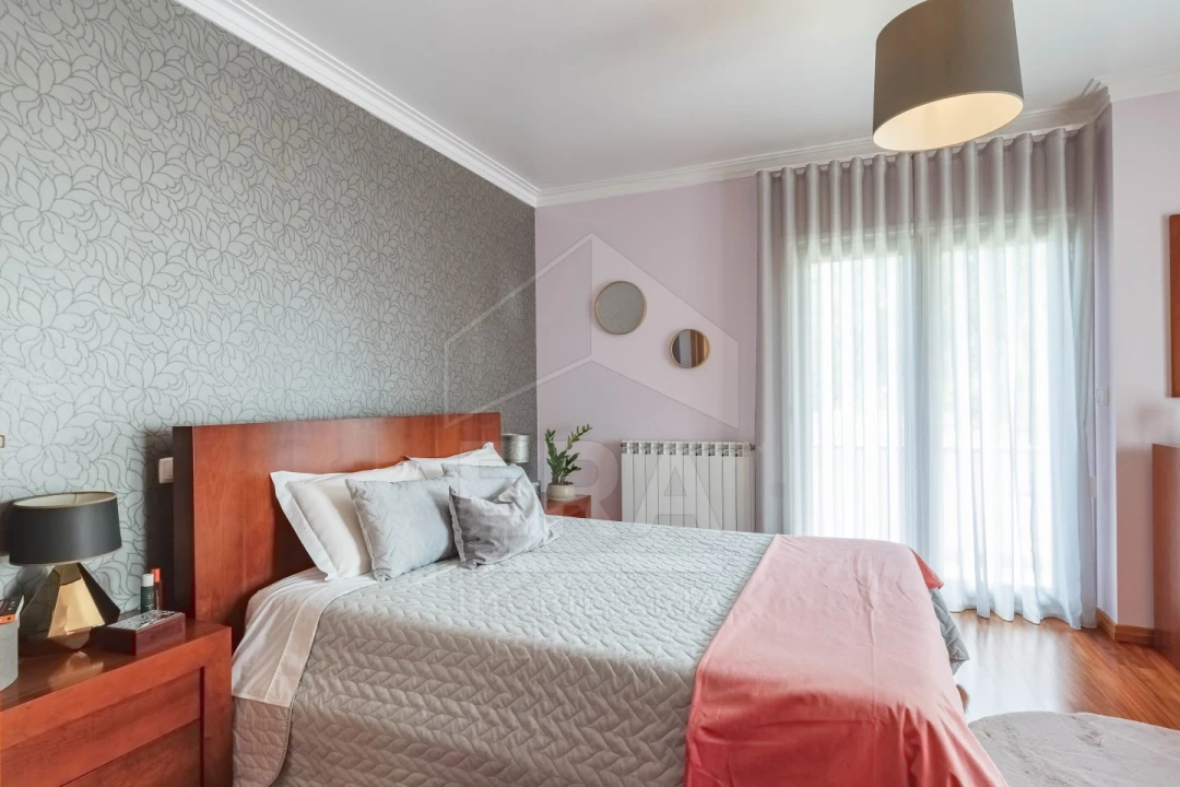 Moradia T5 para Venda em Palmeira de Faro e Curvos Foto 8