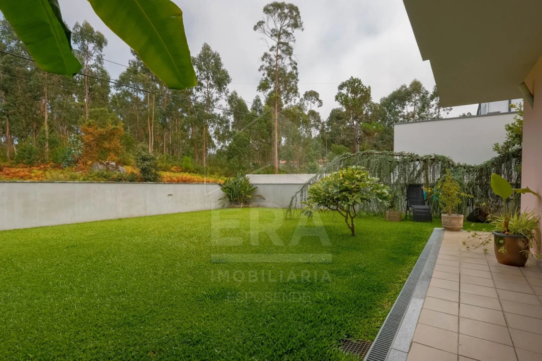 Moradia T5 para Venda em Palmeira de Faro e Curvos Foto 23