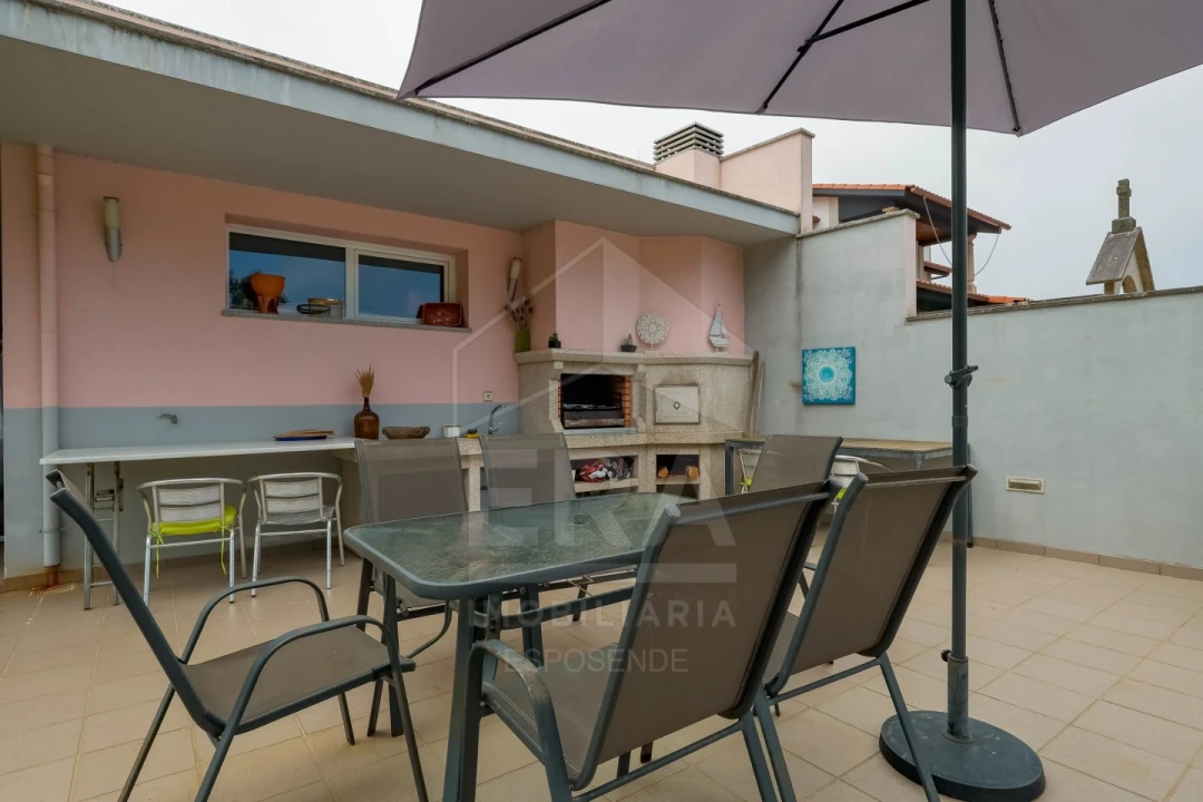 Moradia T5 para Venda em Palmeira de Faro e Curvos Foto 26