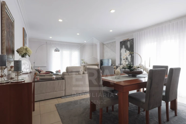 Moradia T5 para Venda em Palmeira de Faro e Curvos Foto 2