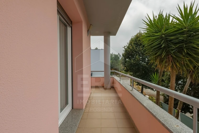 Moradia T5 para Venda em Palmeira de Faro e Curvos Foto 16