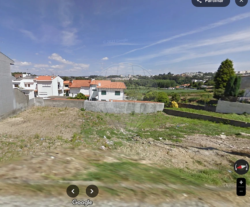 Terreno para Venda em Milheiros Foto 2