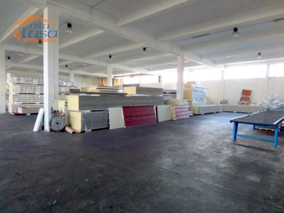 Armazém para Venda em Oliveira do Douro Foto 6