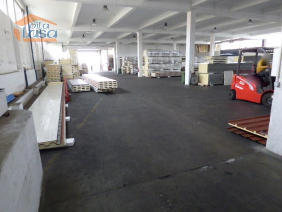 Armazém para Venda em Oliveira do Douro Foto 18