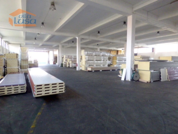 Armazém para Venda em Oliveira do Douro Foto 4