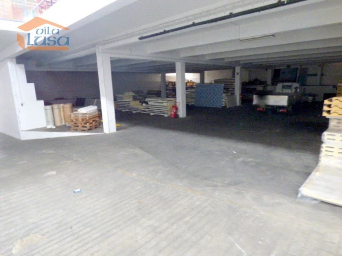 Armazém para Venda em Oliveira do Douro Foto 17