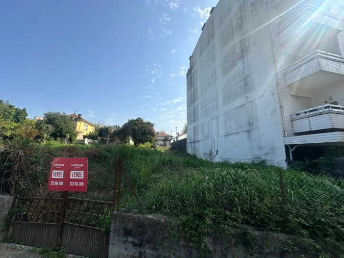 Terreno para Venda em Cidade da Maia Foto 5