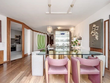 Apartamento T3 para Venda em Aldoar, Foz do Douro e Nevogilde