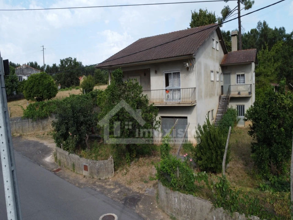 Moradia T3 para Venda em Figueiró dos Vinhos e Bairradas Foto 1