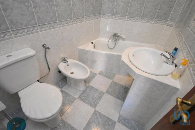 Moradia T2 para Venda em Benfeita Foto 9