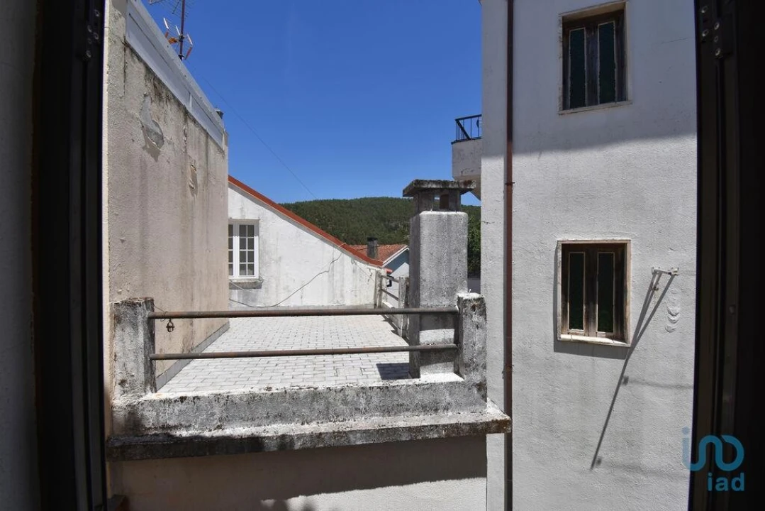 Moradia T2 para Venda em Benfeita Foto 8