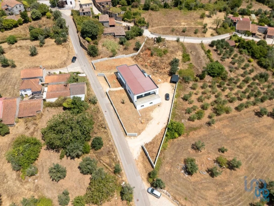 Moradia T4 para Venda em São Miguel, Santa Eufémia e Rabaçal Foto 3