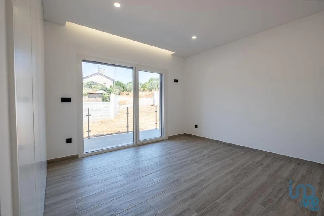 Moradia T4 para Venda em São Miguel, Santa Eufémia e Rabaçal Foto 11