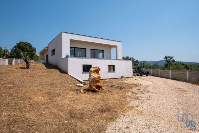 Moradia T4 para Venda em São Miguel, Santa Eufémia e Rabaçal Foto 8