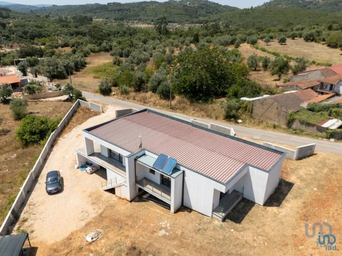 Moradia T4 para Venda em São Miguel, Santa Eufémia e Rabaçal Foto 6