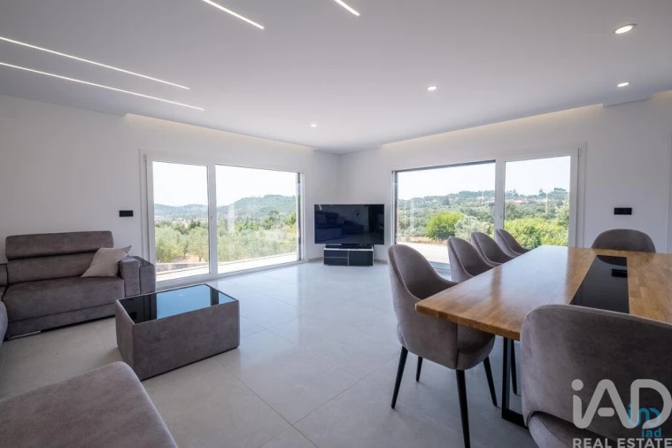 Moradia T4 para Venda em São Miguel, Santa Eufémia e Rabaçal Foto 25