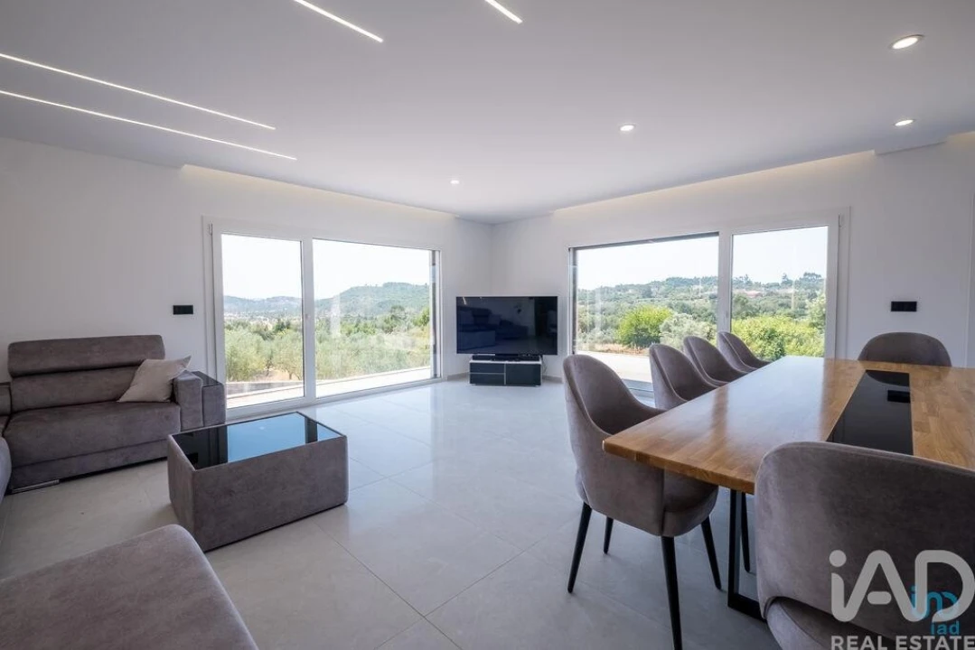 Moradia T4 para Venda em São Miguel, Santa Eufémia e Rabaçal Foto 25