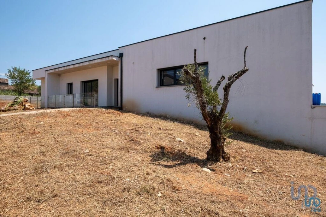 Moradia T4 para Venda em São Miguel, Santa Eufémia e Rabaçal Foto 1