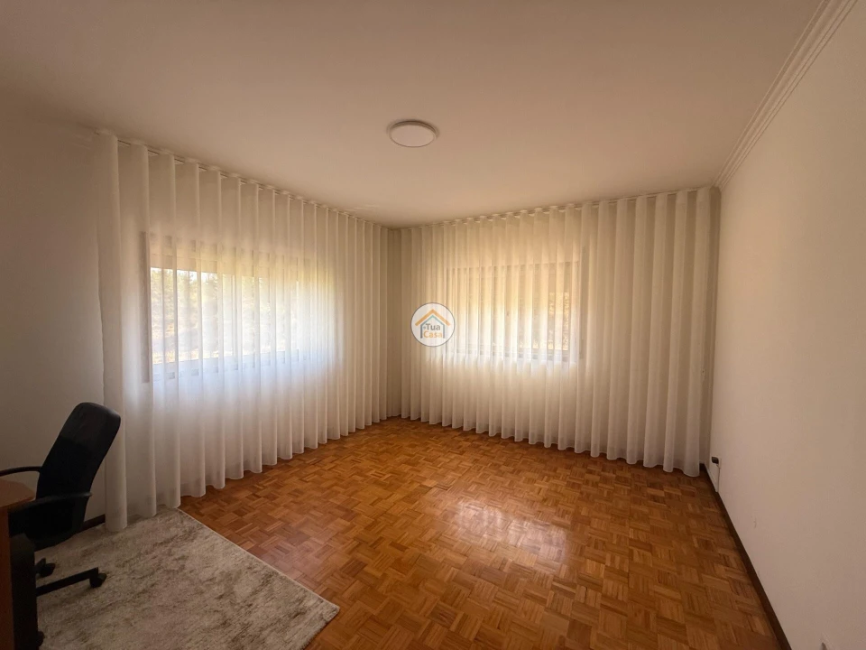 Moradia T3 para Venda em Infias Foto 5