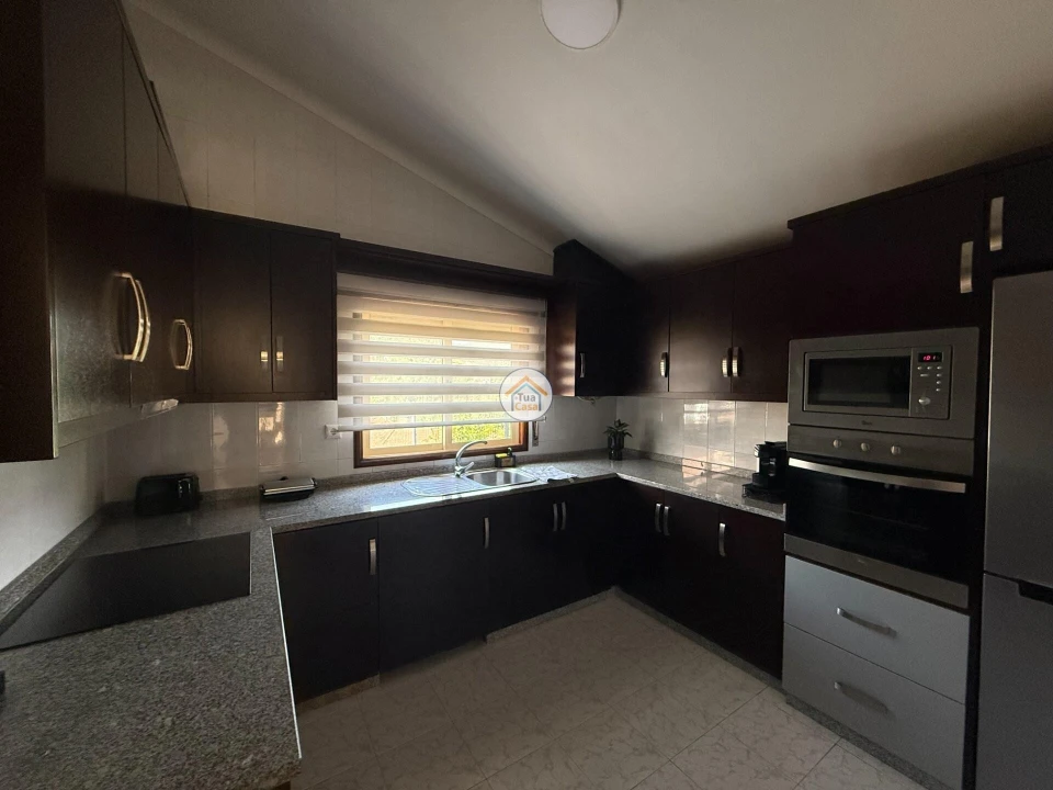 Moradia T3 para Venda em Infias Foto 8