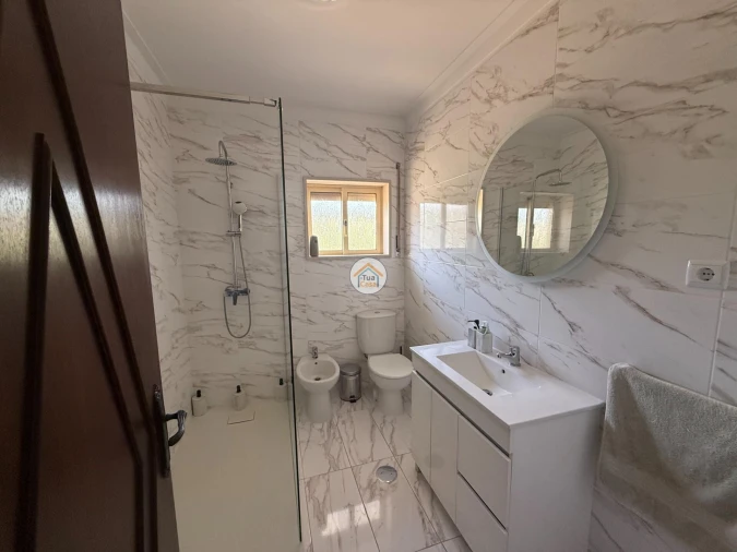 Moradia T3 para Venda em Infias Foto 3