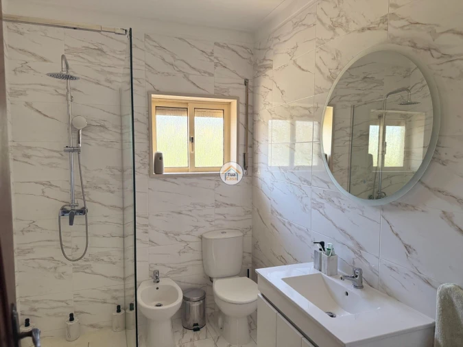 Moradia T3 para Venda em Infias Foto 2