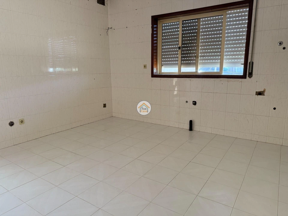 Moradia T3 para Venda em Infias Foto 13