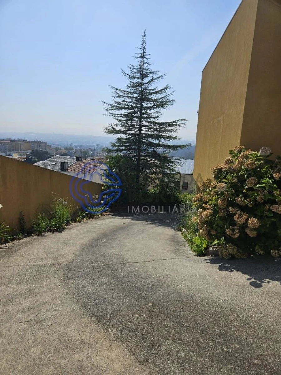 Moradia T7 para Venda em Baguim do Monte (Rio Tinto) Foto 35