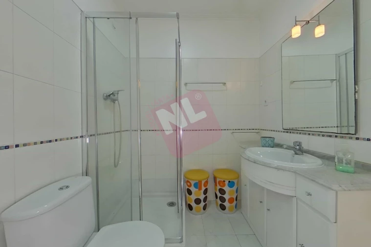 Apartamento T1 para Arrendamento em Costa da Caparica Foto 8