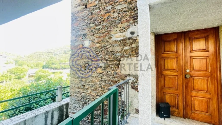 Moradia T2 para Venda em Pomares Foto 3