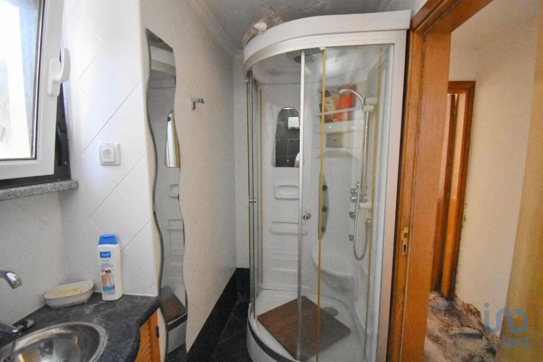 Moradia T2 para Venda em Benfeita Foto 11