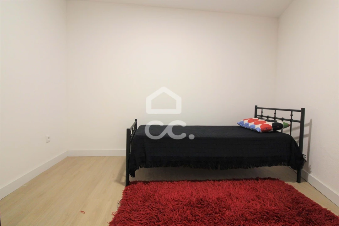 Apartamento T1 para Arrendamento em Amora Foto 6