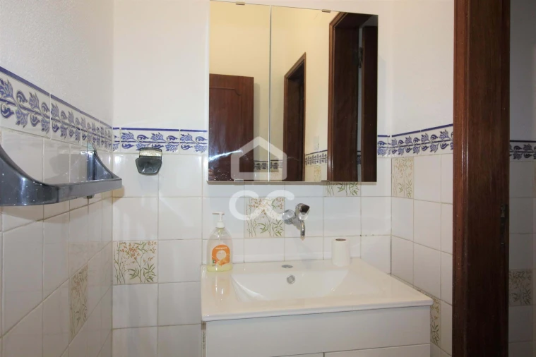 Apartamento T1 para Arrendamento em Amora Foto 10